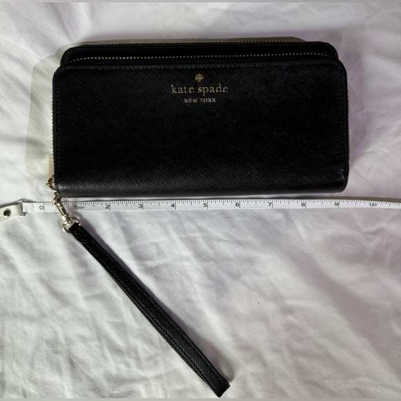 Kate Spade Staci Large Carryall Wristlet - Picture 1 of 4